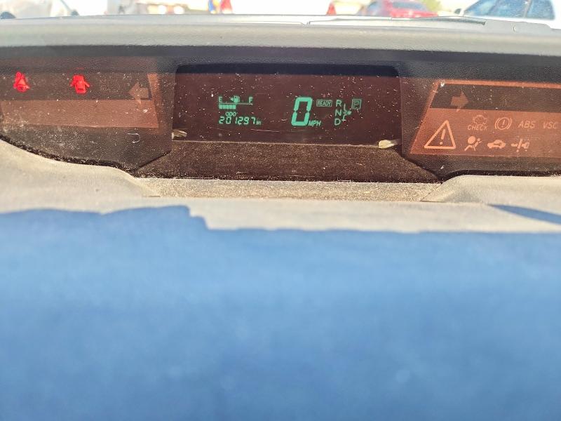 2005 Toyota Prius VIN JTDKB20U353023926 COPART salvage auction — NORMAL WEAR, Nm - Certificate Of Title, sold $250 on 2026-07-27 (photo 9)