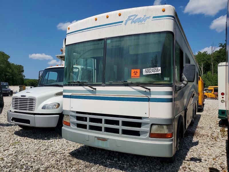 1999 Fleetwood VIN 3FCMF53S1XJA05517 COPART salvage auction — SIDE, Fl - Parts Only, sold $30 on 2026-08-06 (photo 2)