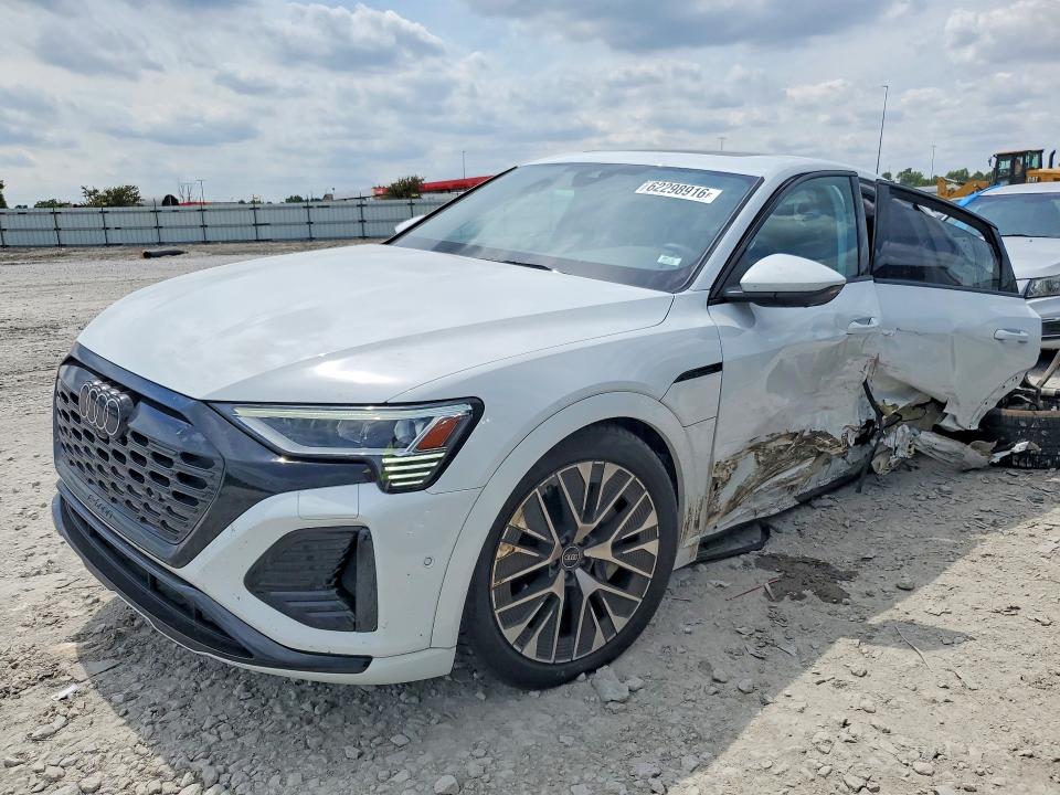 2024 Audi Q8 VIN WA1CAAGE7RB035227 — COPART salvage auction photo