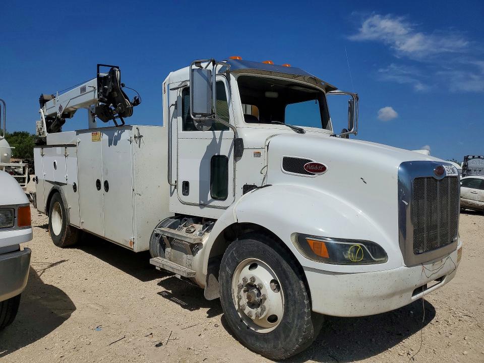 2017 Peterbilt 337 VIN 2NP2HJ7X2HM435345 COPART salvage auction — FRONT END, TX - CERTIFICATE OF TITLE, sold $15,200 on 2026-09-29 (photo 4)