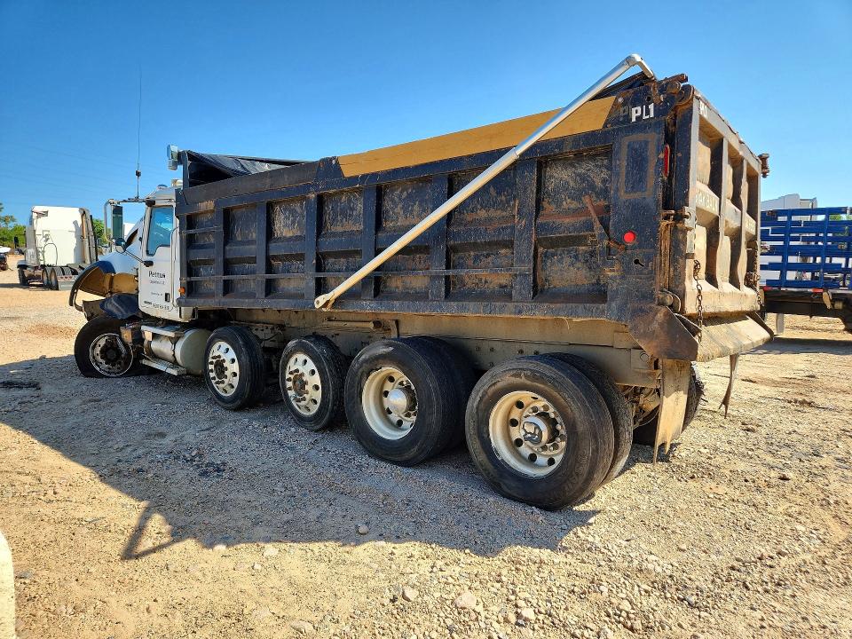2004 Mack 700 cv700 VIN 1M2AG11C04M017924 COPART salvage auction — FRONT END, NC - SALVAGE CERTIFICATE OF TITLE, sold $10,100 on 2026-08-20 (photo 2)