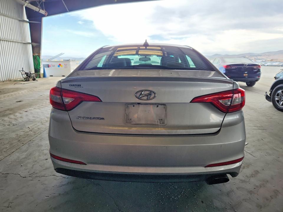 2017 Hyundai Sonata VIN 5NPE24AF7HH556671 COPART salvage auction — MINOR DENT/SCRATCHES, Ca - Dis/Dlr/Exp Only Clean Title, sold $1,600 on 2026-07-23 (photo 6)