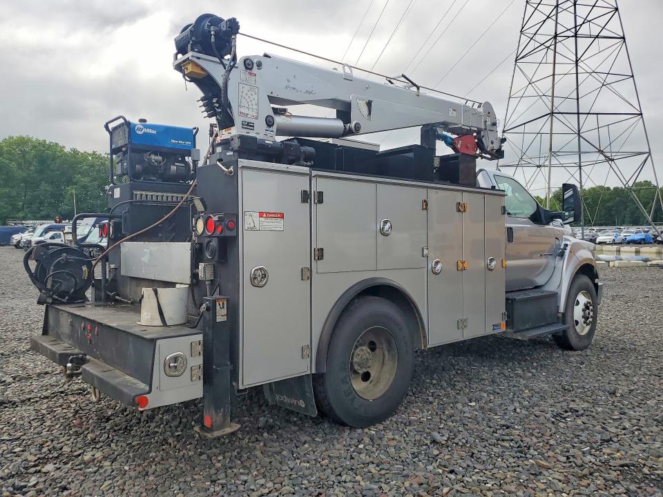 2019 Ford F-750 VIN 1FDXF7DE5KDF03770 COPART salvage auction — MINOR DENT/SCRATCHES, Nj - Certificate Of Title, sold $38,250 on 2026-07-16 (photo 3)
