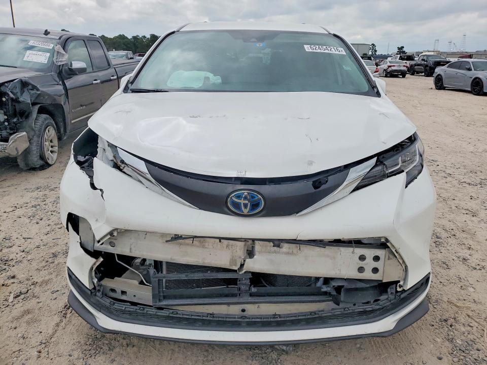 2021 Toyota Sienna VIN 5TDKRKEC3MS028195 COPART salvage auction — FRONT END, TX - SALVAGE VEHICLE TITLE, sold $9,000 on 2026-07-28 (photo 5)