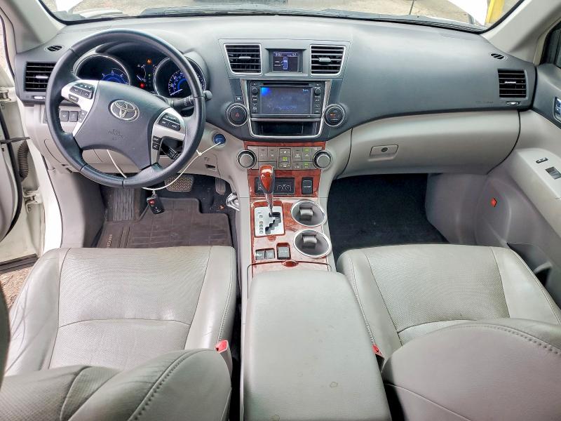 2013 Toyota Highlander VIN JTEDC3EH9D2016728 COPART salvage auction — MINOR DENT/SCRATCHES, Co - Dis/Dlr/Exp Only Clean Title, sold $2,400 on 2026-07-30 (photo 8)