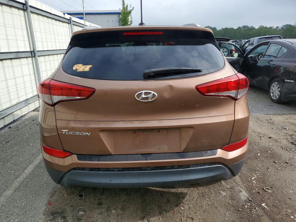2016 Hyundai Tucson VIN KM8J33A40GU204326 COPART salvage auction — MINOR DENT/SCRATCHES, GA - CERTIFICATE OF TITLE, sold $3,100 on 2026-07-23 (photo 6)