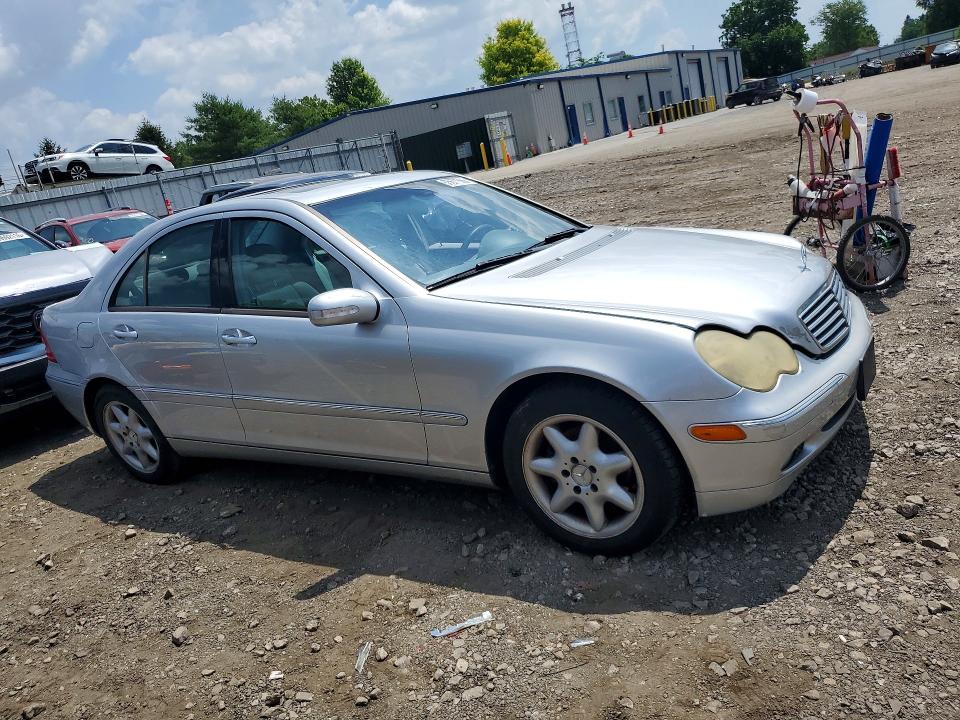 2004 Mercedes-benz C class VIN WDBRF61J04F549263 COPART salvage auction — SIDE, Md - Cert Of Salvage > 75% Damage, sold $300 on 2026-07-13 (photo 4)