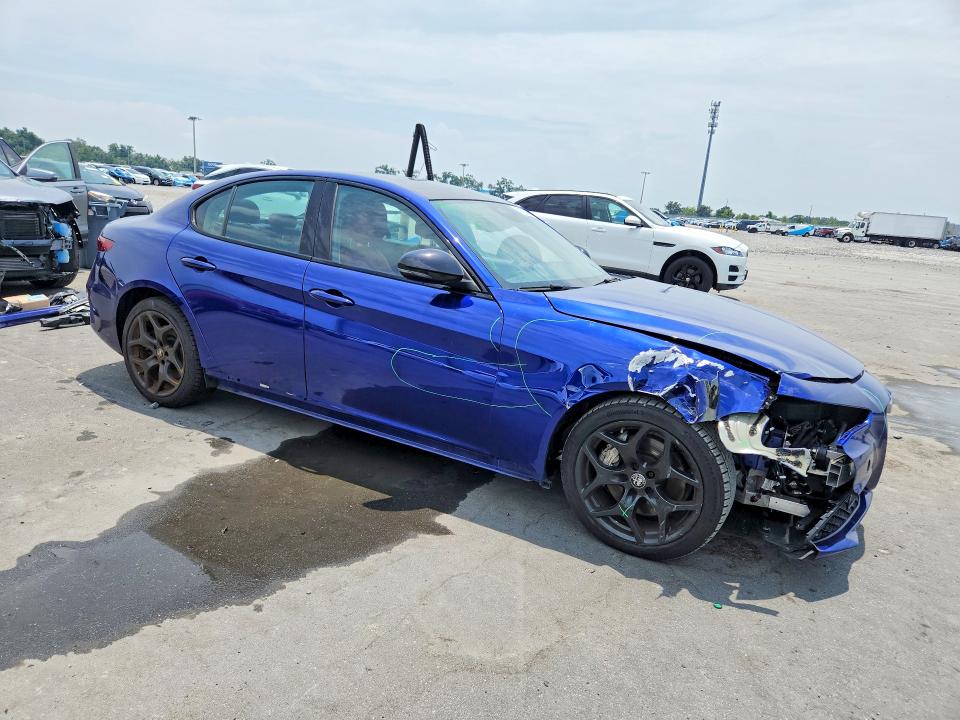 2021 Alfa romeo Giulia VIN ZARFAMAN2M7647530 COPART salvage auction — FRONT END, Fl - Cert Of Title Slvg Rebuildable, sold $6,800 on 2026-08-24 (photo 4)
