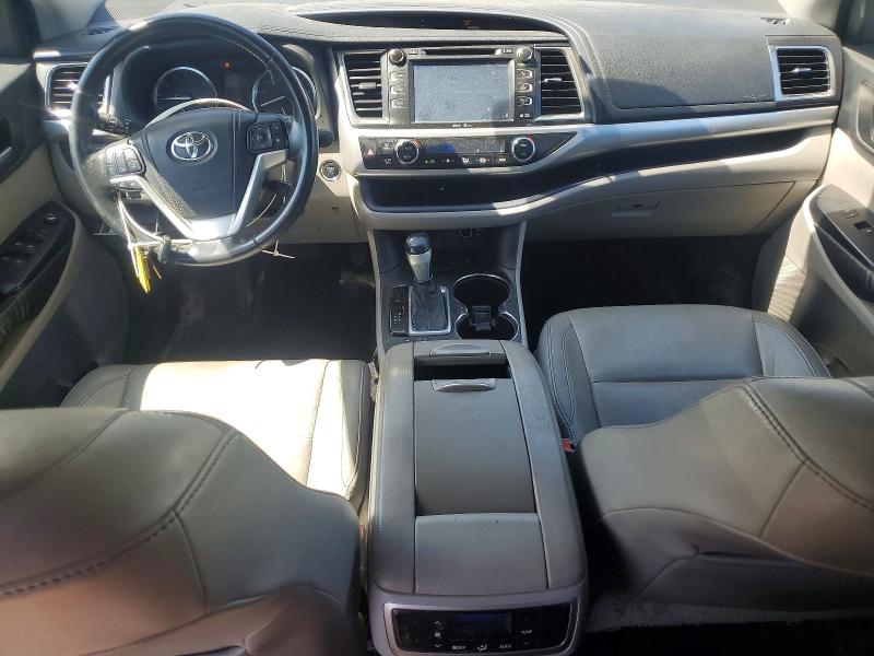 2014 Toyota Highlander VIN 5TDJKRFH1ES008922 COPART salvage auction — MINOR DENT/SCRATCHES, MA - CERTIFICATE OF TITLE, sold $10,900 on 2026-07-30 (photo 8)