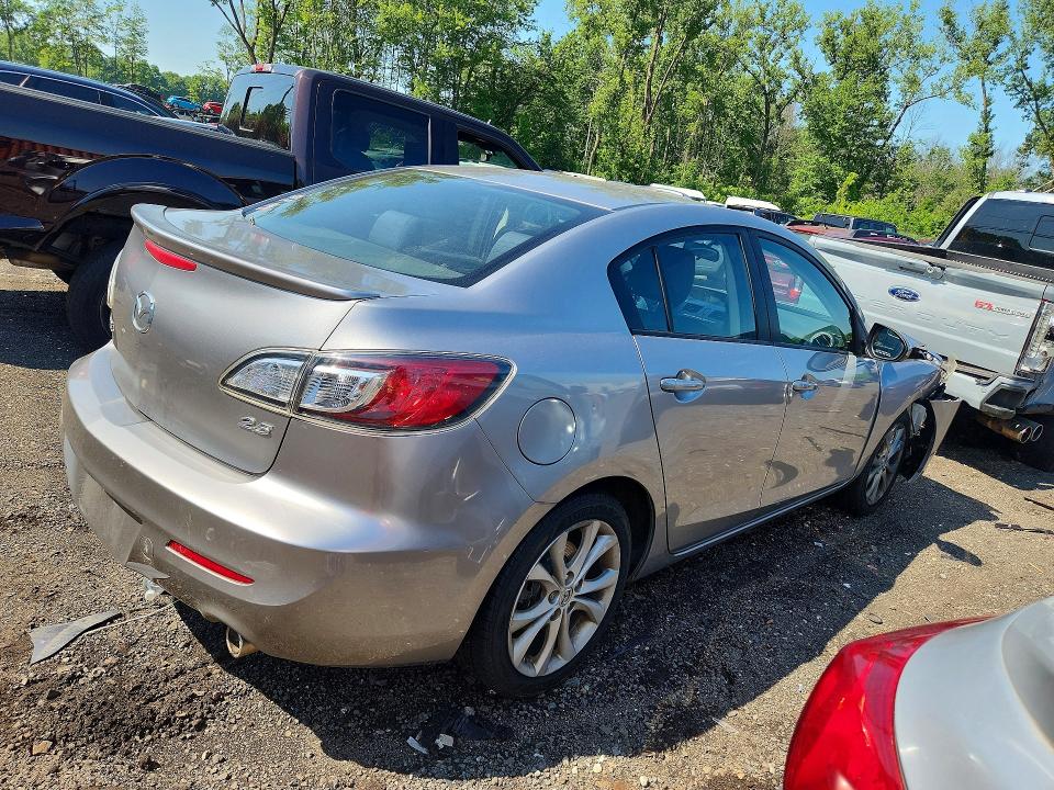 2011 Mazda 3 VIN JM1BL1U64B1393650 COPART salvage auction — FRONT END, CT - CERT OF TITLE-SALVAGE, sold $475 on 2026-07-14 (photo 3)