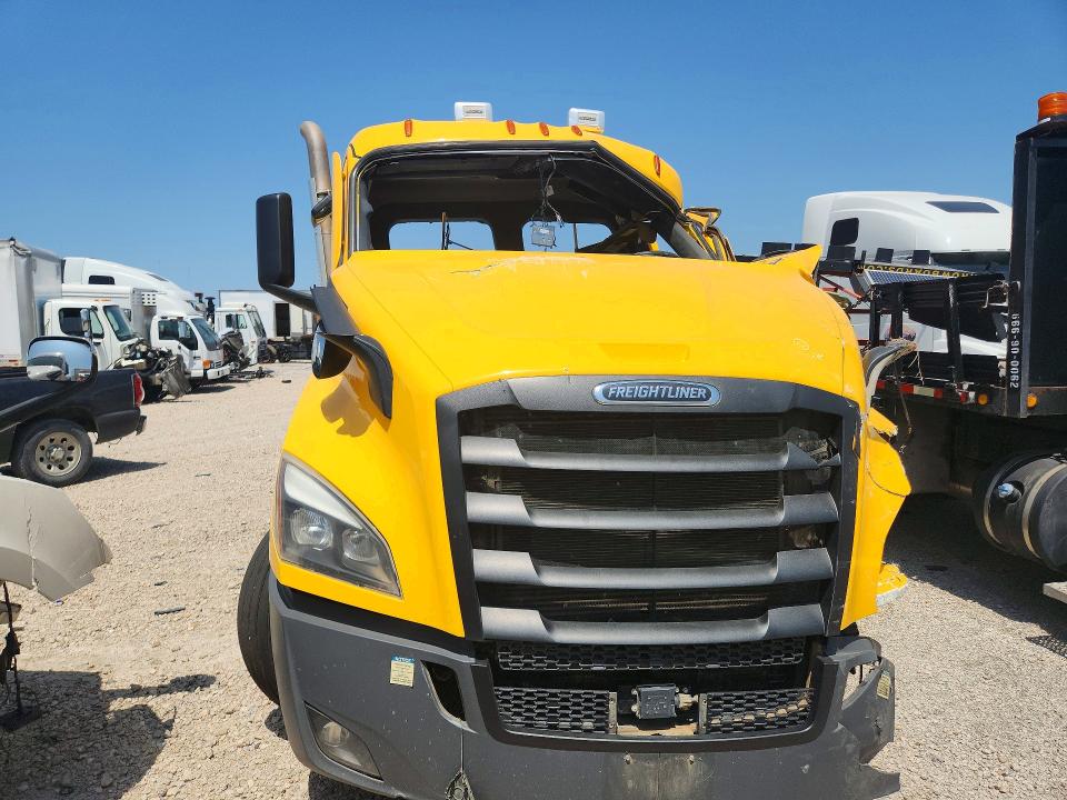 2024 Freightliner Cascadia VIN 3AKJHTDV9RDVG4338 COPART salvage auction — FRONT END, AZ - CERT OF TITLE - SALVAGE, sold $10,200 on 2026-08-13 (photo 5)