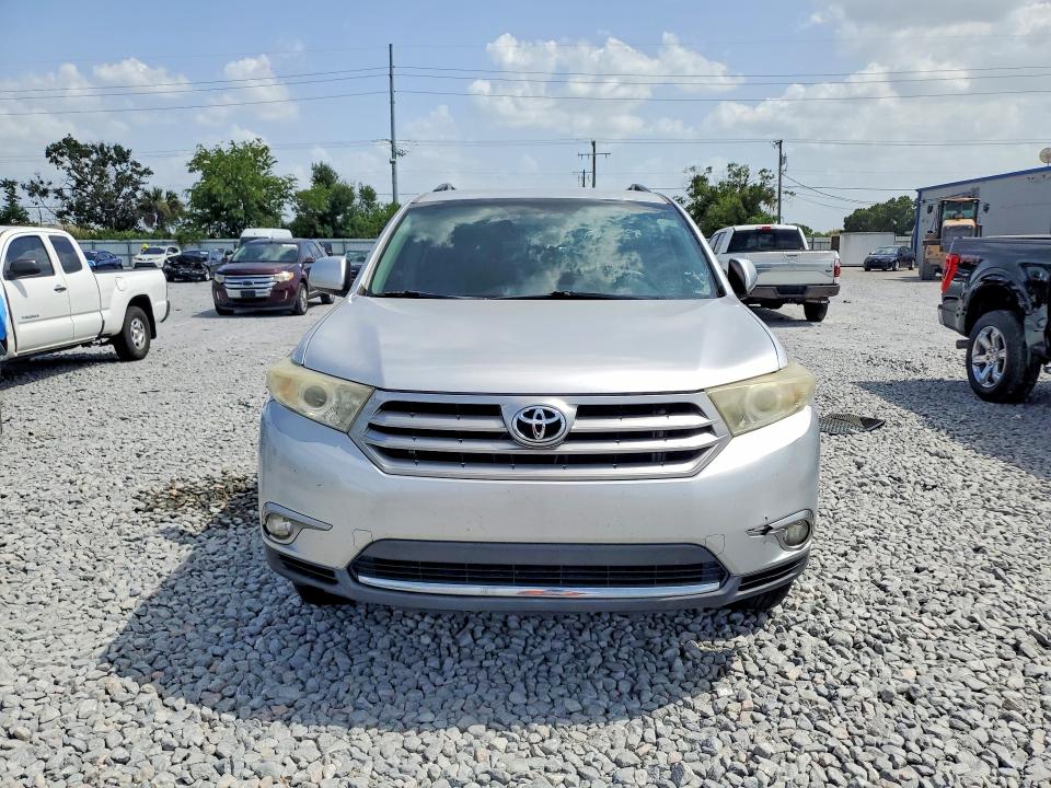 2013 Toyota Highlander VIN 5TDZK3EH2DS097030 COPART salvage auction — MINOR DENT/SCRATCHES, Fl - Certificate Of Title, sold $4,800 on 2026-07-27 (photo 5)