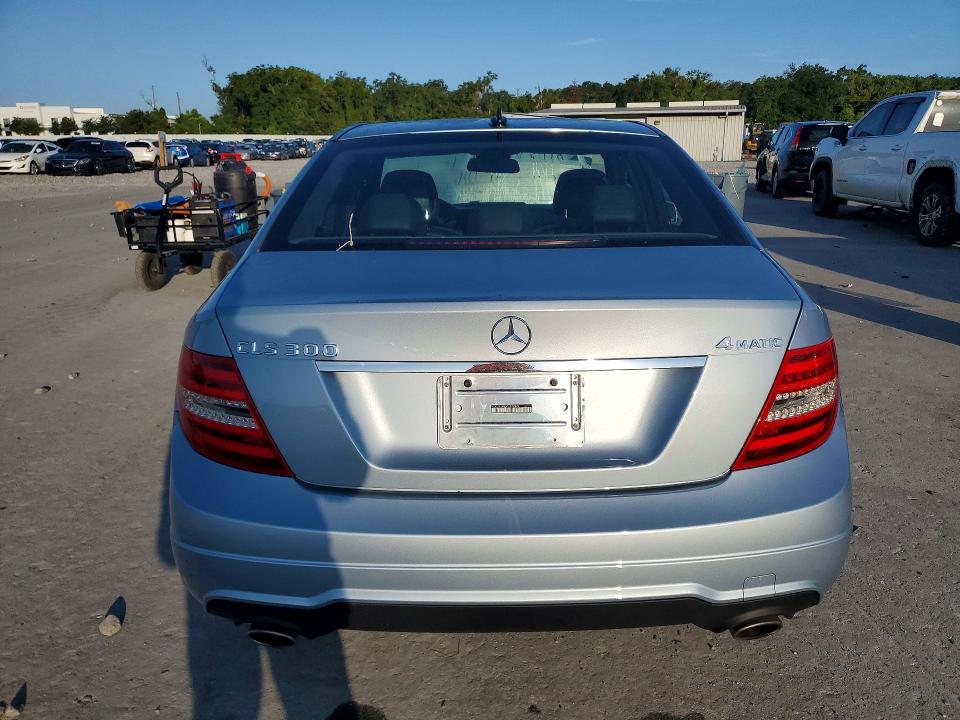 2013 Mercedes-benz C-klasse VIN WDDGF8AB5DA822990 COPART salvage auction — FRONT END, Fl - Cert Of Title Slvg Rebuildable, sold $2,150 on 2026-08-05 (photo 6)