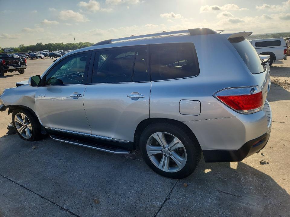 2013 Toyota Highlander VIN 5TDYK3EH9DS112585 COPART salvage auction — FRONT END, Tx - Salvage Vehicle Title, sold $4,700 on 2026-07-13 (photo 2)