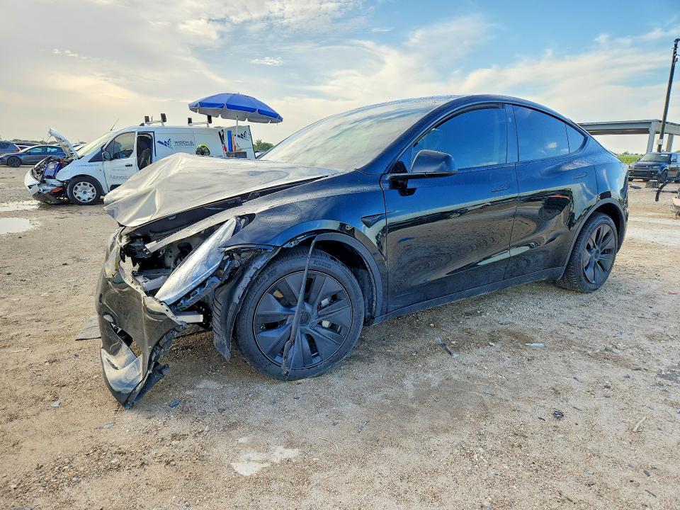 2025 Tesla Model y VIN 7SAYGDEE8SA362351 COPART salvage auction — FRONT END, Salvage Title, sold $10,300 on 2026-09-10 (photo 1)