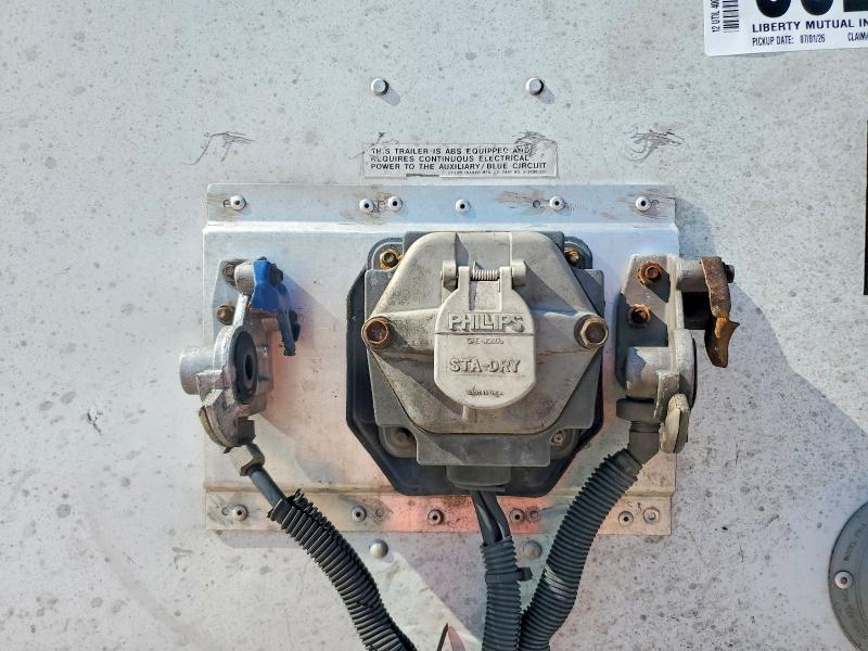2012 Utility Vs2dx VIN 1UYVS2533CG355627 COPART salvage auction — REAR END, FL - CERT OF TITLE SLVG REBUILDABLE, sold $10 on 2026-07-30 (photo 8)