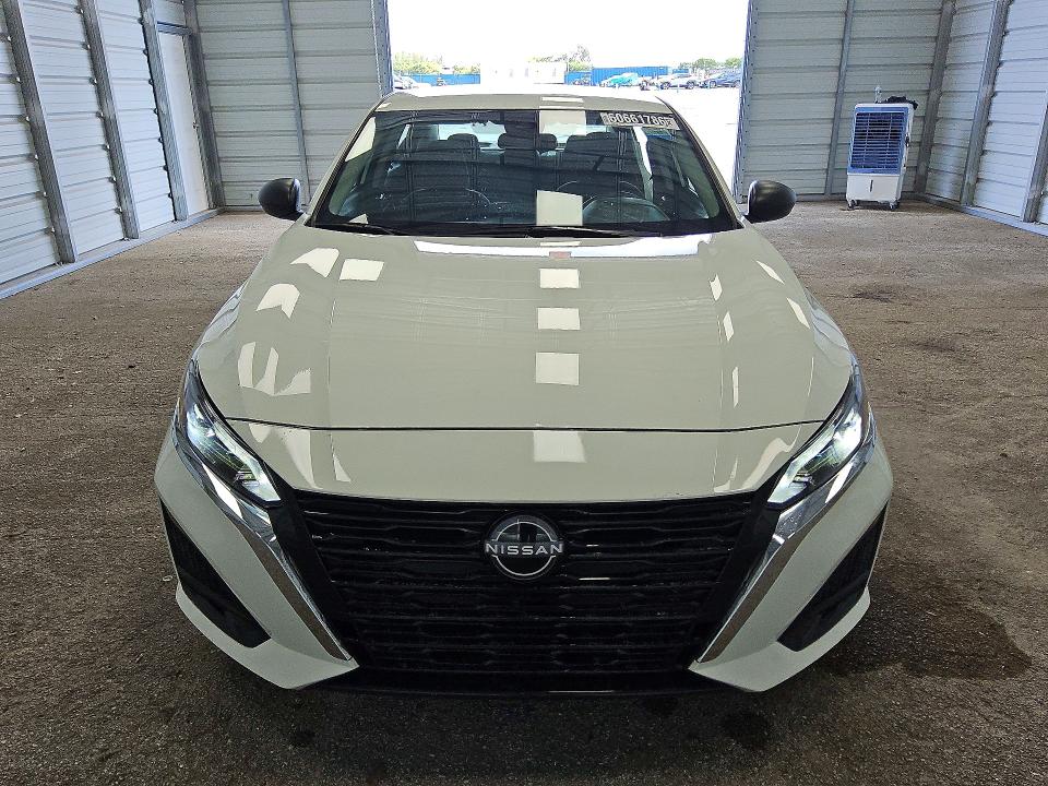 2025 Nissan Altima VIN 1N4BL4DV6SN400024 COPART salvage auction — SIDE, Fl - Certificate Of Title, sold $8,300 on 2026-07-28 (photo 5)