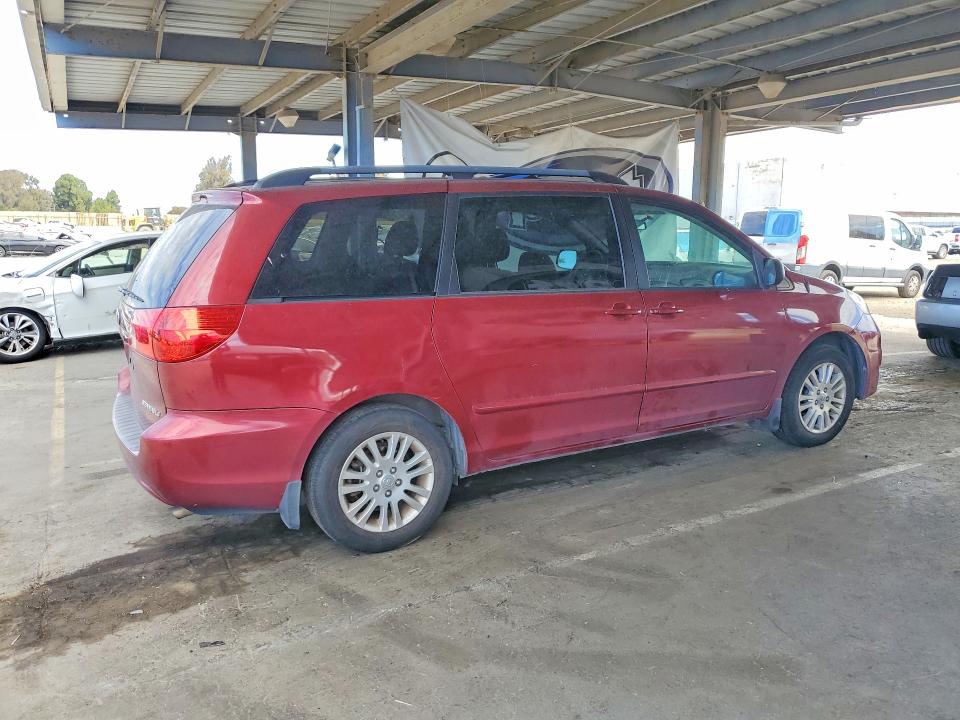 2010 Toyota Sienna VIN 5TDKK4CC3AS314076 COPART salvage auction — MINOR DENT/SCRATCHES, CA - DIS/DLR/EXP APP FOR DUP CLEAN, sold $30 on 2026-07-28 (photo 3)