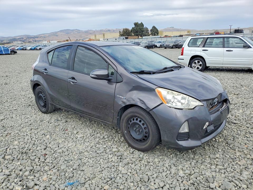 2013 Toyota Prius VIN JTDKDTB32D1550855 COPART salvage auction — FRONT END, Salvage Title, sold $125 on 2026-07-23 (photo 4)