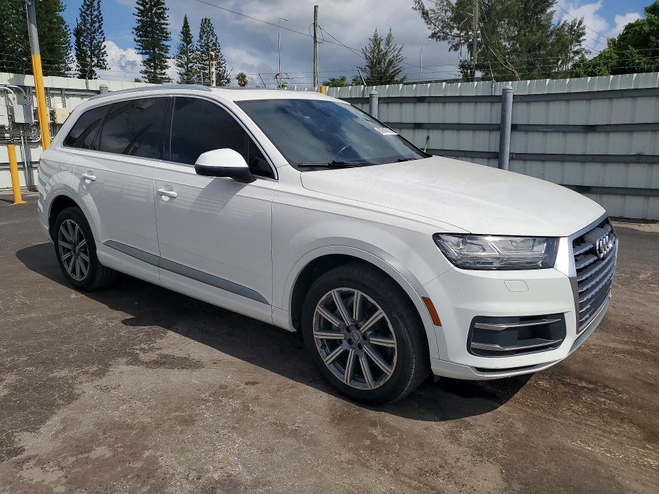 2019 Audi Q7 VIN WA1LAAF73KD014615 COPART salvage auction — MINOR DENT/SCRATCHES, FL - CERTIFICATE OF TITLE (P), sold $2,550 on 2026-07-27 (photo 4)