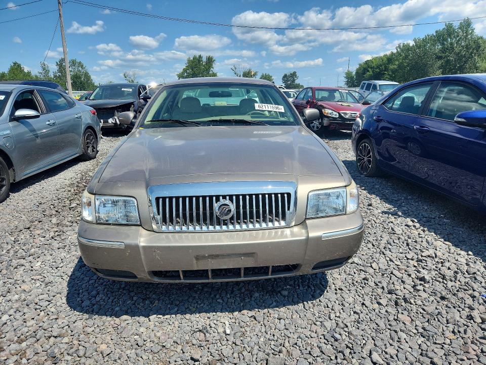 2006 Mercury Grand marquis VIN 2MEFM74V56X652277 COPART salvage auction — MINOR DENT/SCRATCHES, Il - Cert Of Title-Corrected, sold $175 on 2026-07-27 (photo 5)