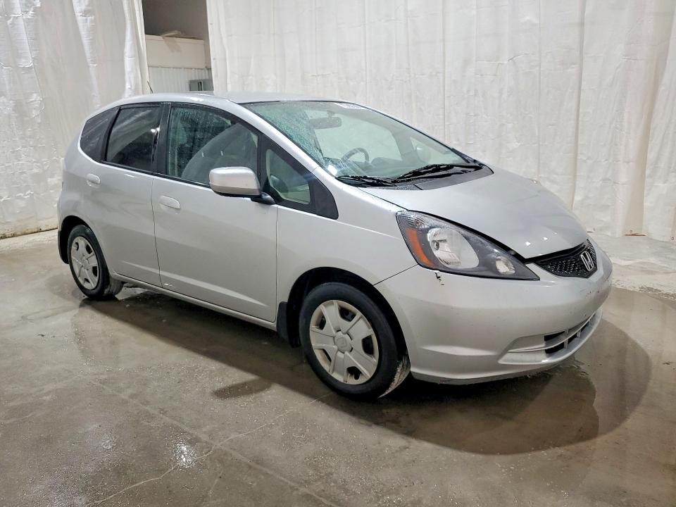 2013 Honda Fit VIN JHMGE8H34DC007906 COPART salvage auction — NORMAL WEAR, NY - CERTIFICATE OF TITLE (P), sold $4,150 on 2026-07-28 (photo 4)