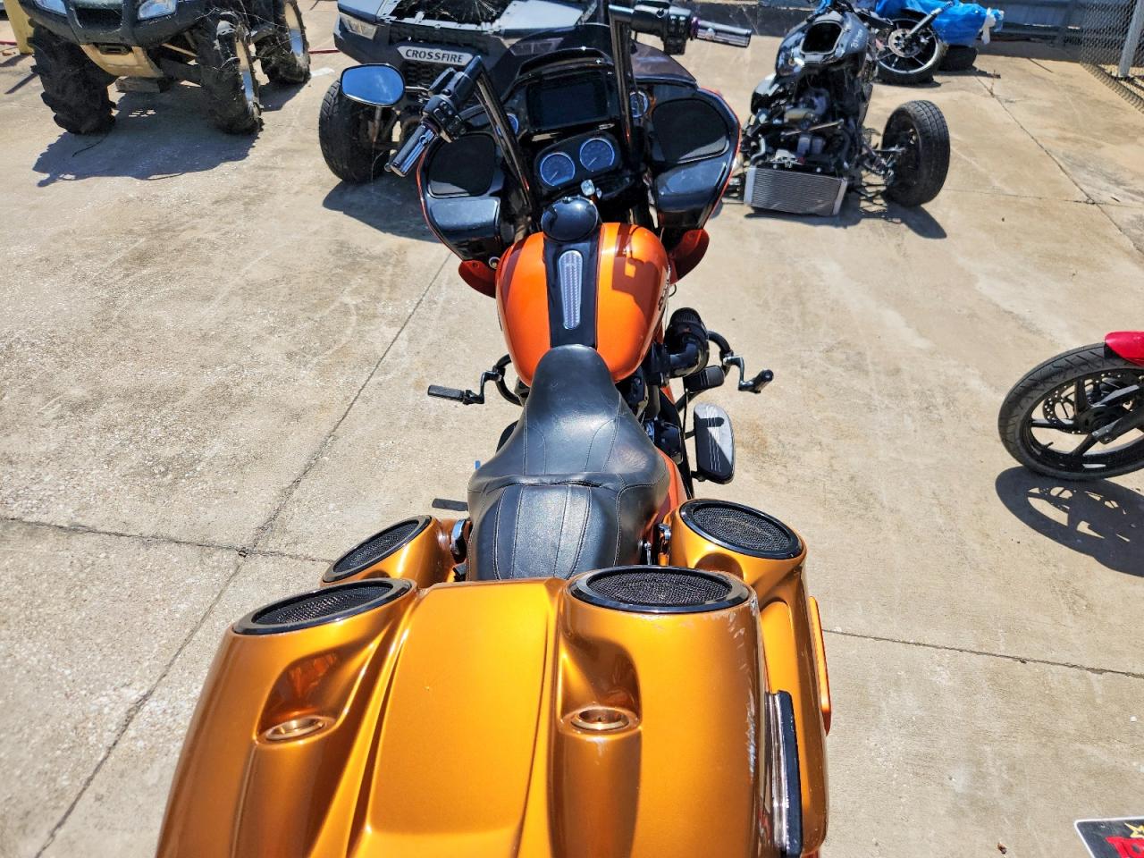2019 Harley-Davidson fl VIN 1HD1KTP13KB601021 COPART salvage auction — Side, Sv - Salvage Title, sold $9,500 on 2026-09-24 (photo 6)