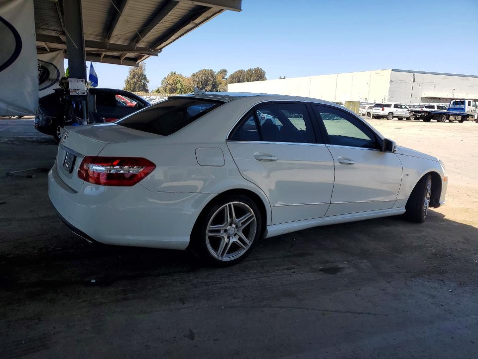2012 Mercedes-benz E-klasse VIN WDDHF5KB9CA568670 COPART salvage auction — MINOR DENT/SCRATCHES, Ca - Dis/Dlr/Exp App For Dup Clean, sold $875 on 2026-07-30 (photo 3)