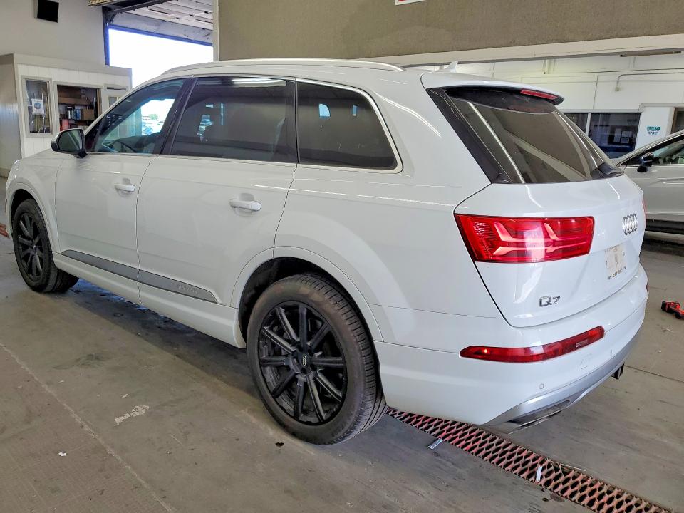 2017 Audi Q7 VIN WA1LAAF70HD016217 COPART salvage auction — MECHANICAL, WA - CERT OF OWNERSHIP-REBUILT, sold $3,200 on 2026-07-17 (photo 2)