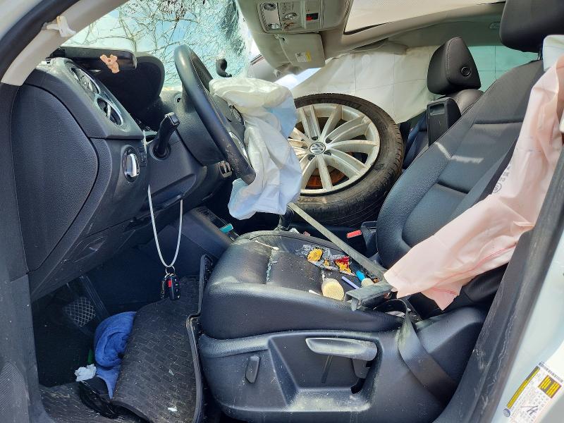 2015 Volkswagen Tiguan VIN WVGBV7AX2FW507773 COPART salvage auction — ROLLOVER, CO - PUBLIC - SALVAGE TITLE, sold $275 on 2026-08-24 (photo 7)