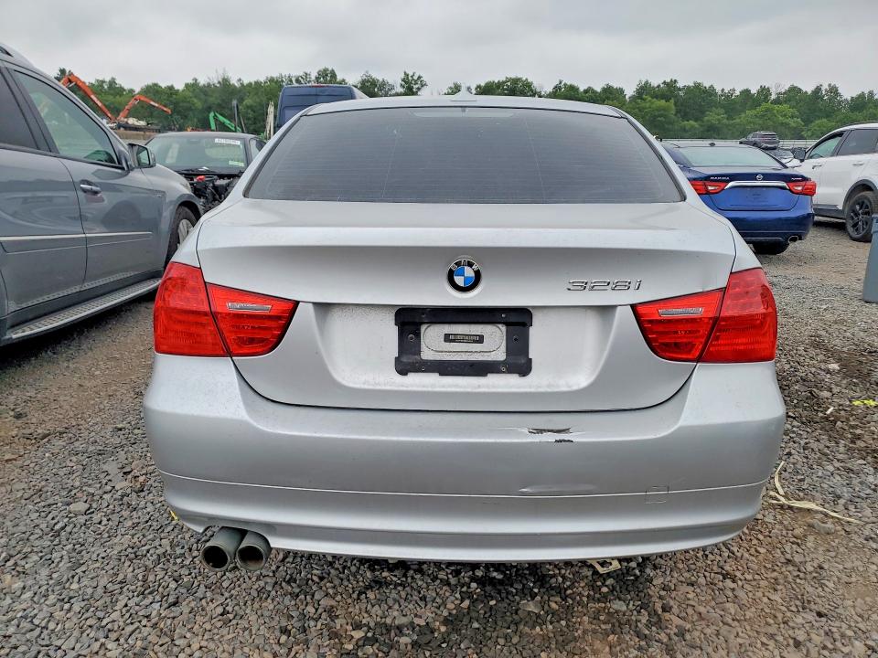 2011 BMW 3 series VIN WBAPH5C58BA446340 COPART salvage auction — MINOR DENT/SCRATCHES, Nj - Certificate Of Title, sold $375 on 2026-07-31 (photo 6)