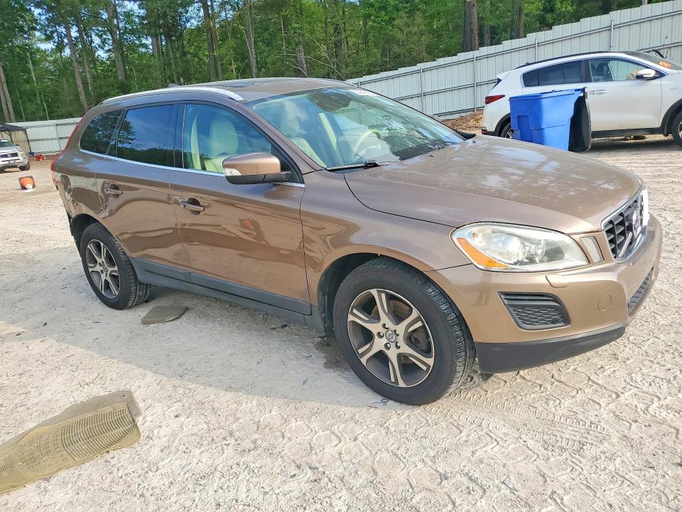 2013 Volvo Xc60 VIN YV4902DZ6D2369626 COPART salvage auction — REAR END, Nc - Salvage Certificate Of Title, sold $1,500 on 2026-07-31 (photo 4)