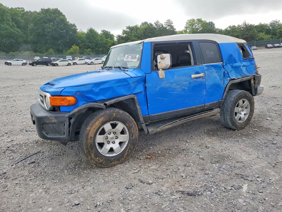 2007 Toyota Fj cruiser VIN JTEBU11F170016168 COPART salvage auction — ROLLOVER, Tn - Salvage Certificate, sold $1,550 on 2026-07-28 (photo 1)