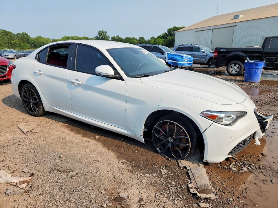 2019 Alfa romeo Giulia VIN ZARFANAN2K7621206 COPART salvage auction — VANDALISM, Pa - Certificate Of Salvage, sold $5,950 on 2026-08-19 (photo 4)