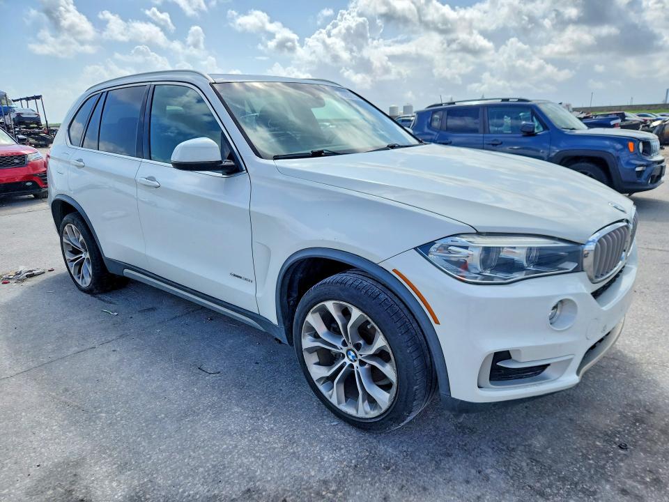 2018 BMW X5 VIN 5UXKR2C53J0Z21663 COPART salvage auction — MINOR DENT/SCRATCHES, La - Certificate Of Title (P), sold $775 on 2026-07-29 (photo 4)