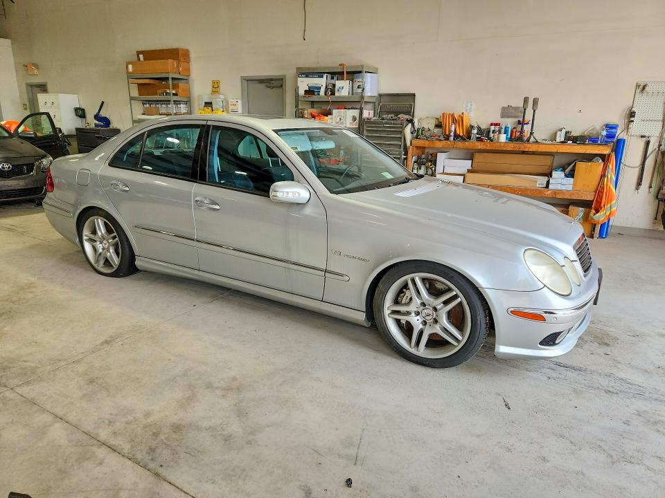 2006 Mercedes-benz E-class VIN WDBUF76J26A953769 COPART salvage auction — MINOR DENT/SCRATCHES, MD - CERTIFICATE OF TITLE, sold $3,100 on 2026-08-14 (photo 4)