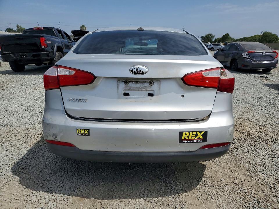2014 Kia Forte VIN KNAFK4A69E5175093 COPART salvage auction — FRONT END, Ca - Dis/Dlr/Exp Only Clean Title, sold $875 on 2026-07-31 (photo 6)