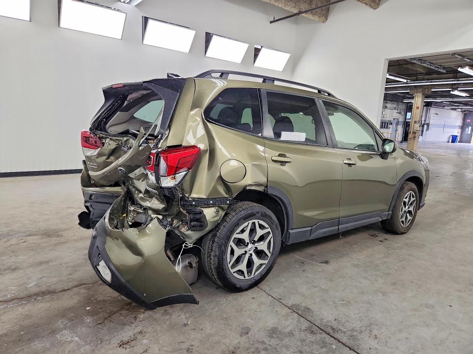 2024 Subaru Forester VIN JF2SKACC4RH446165 COPART salvage auction — REAR END, Il - Certificate Of Title, sold $275 on 2026-07-28 (photo 3)