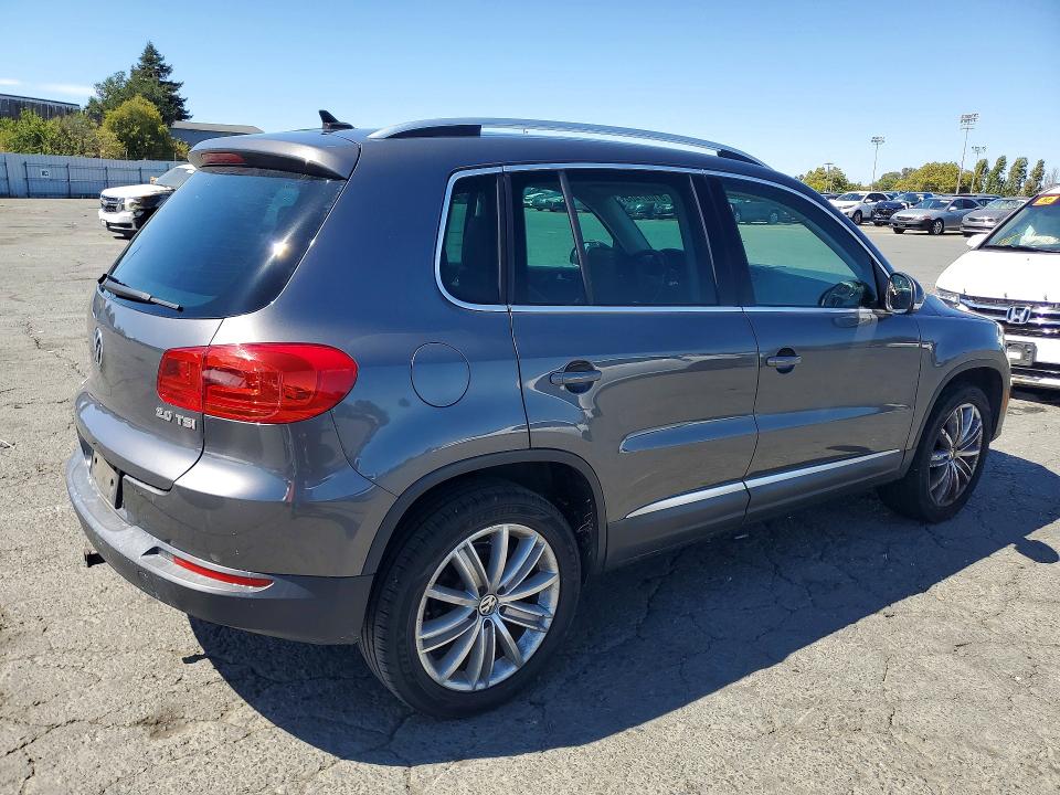 2013 Volkswagen Tiguan VIN WVGAV7AX1DW547741 COPART salvage auction — MECHANICAL, CA - DIS/DLR/EXP ONLY CLEAN TITLE, sold $600 on 2026-07-24 (photo 3)