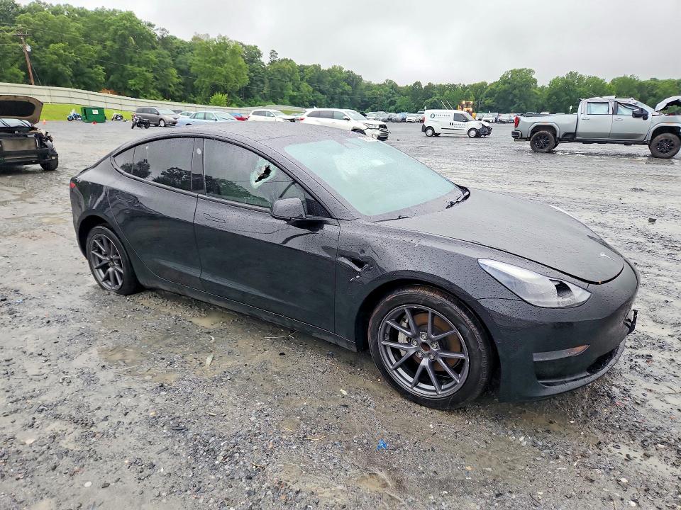2021 Tesla Model 3 VIN 5YJ3E1EA2MF915994 COPART salvage auction — VANDALISM, Wv - Dealer Only Clean Title (P), sold $8,300 on 2026-09-02 (photo 4)
