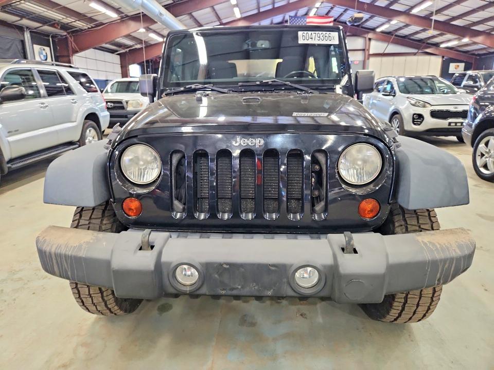 2013 Jeep Wrangler unlimited VIN 1C4BJWDG8DL503263 COPART salvage auction — MINOR DENT/SCRATCHES, MA - CERTIFICATE OF TITLE (P), sold $2,850 on 2026-07-10 (photo 5)