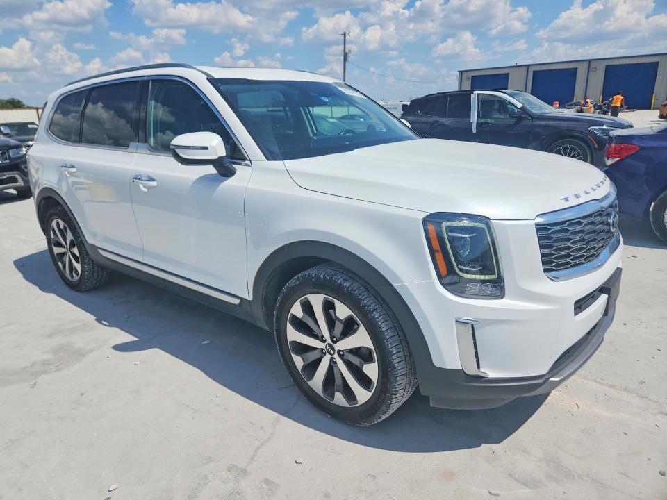 2020 Kia Telluride VIN 5XYP6DHC4LG058145 COPART salvage auction — NORMAL WEAR, TX - CERTIFICATE OF TITLE, sold $9,500 on 2026-07-10 (photo 4)