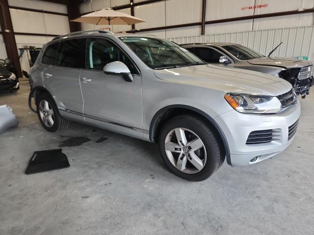 2011 Volkswagen Touareg VIN WVGFK9BP0BD002003 COPART salvage auction — FRONT END, FL - CERT OF TITLE SLVG REBUILDABLE, sold $1,900 on 2026-07-14 (photo 4)