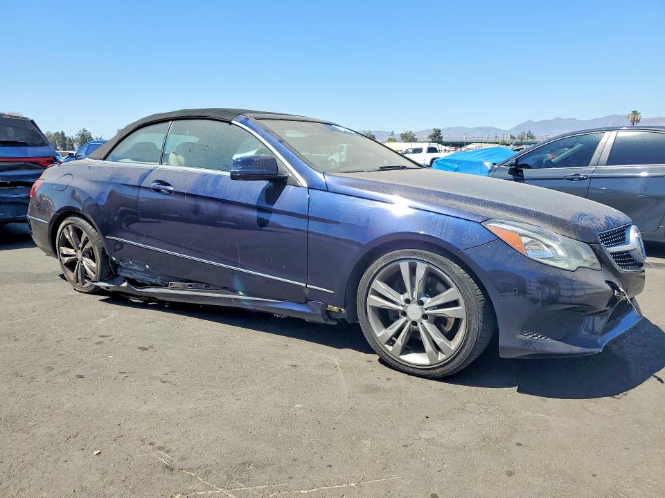 2014 Mercedes-benz E-klasse VIN WDDKK5KF4EF245542 COPART salvage auction — REAR END, Ca - Salvage Certificate, sold $1,850 on 2026-08-12 (photo 4)