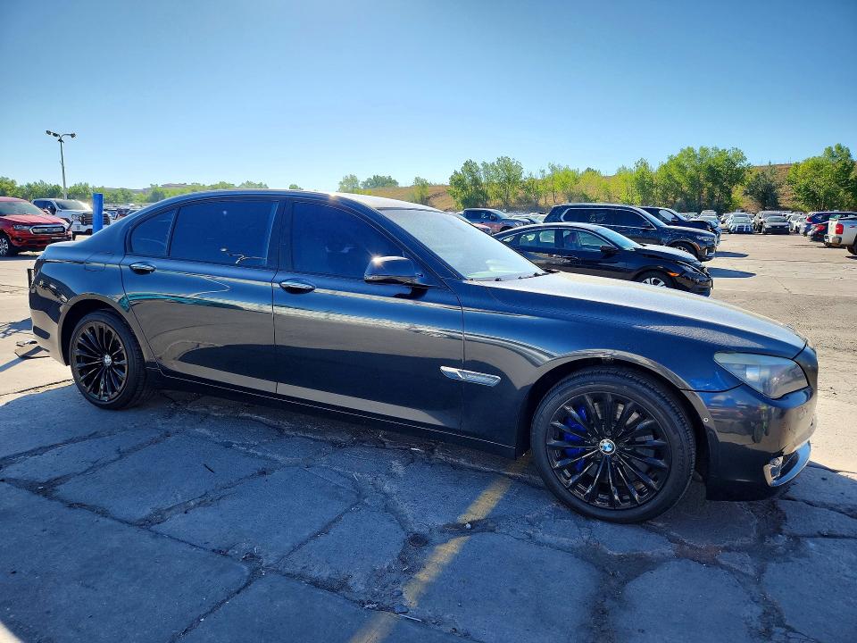 2009 BMW 7er VIN WBAKB835X9CY62319 COPART salvage auction — NORMAL WEAR, Az - Cert Of Title - Salvage, sold $775 on 2026-08-03 (photo 4)