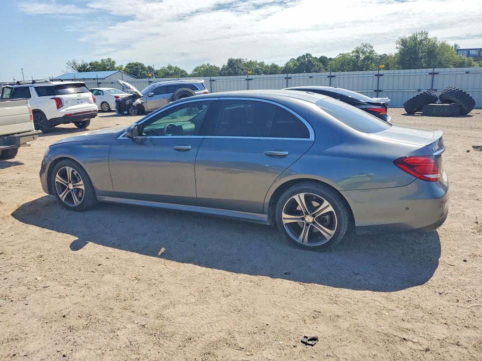 2017 Mercedes-benz E-klasse VIN WDDZF4JB5HA056976 COPART salvage auction — VANDALISM, Al - Cert Of Title-Salvage Title, sold $3,950 on 2026-08-29 (photo 2)