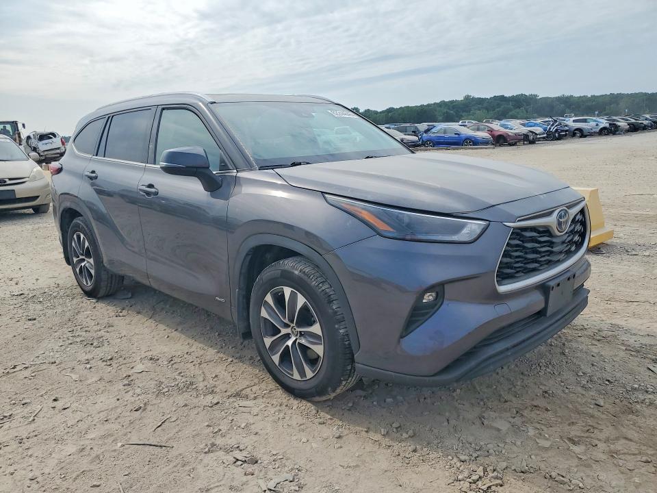 2022 Toyota Highlander VIN 5TDGBRCH5NS541886 COPART salvage auction — REAR END, KS - DEALER ONLY CLEAN TITLE, sold $100 on 2026-07-28 (photo 4)