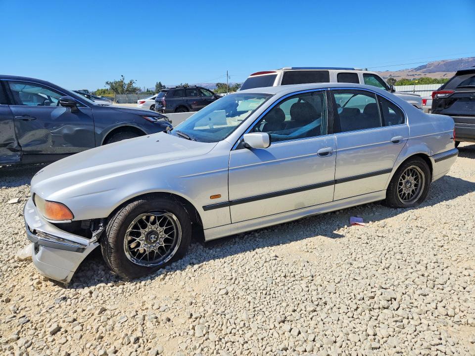 1999 BMW 5 series VIN WBADM6337XBY32073 COPART salvage auction — UNDERCARRIAGE, CA - SALVAGE CERTIFICATE, sold $425 on 2026-08-11 (photo 1)