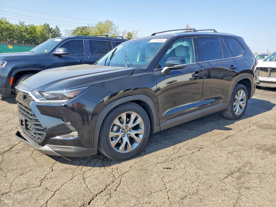 2025 Toyota Highlander VIN 5TDACAB56SS041002 — COPART salvage auction photo