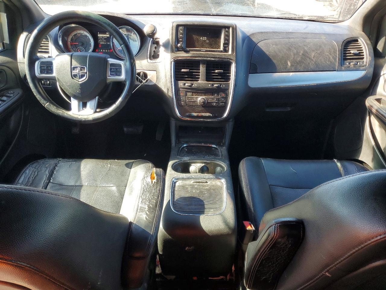 2016 Dodge Caravan VIN 2C4RDGEG5GR384836 COPART salvage auction — Side, Dv - Clean Title, sold $800 on 2026-09-17 (photo 8)